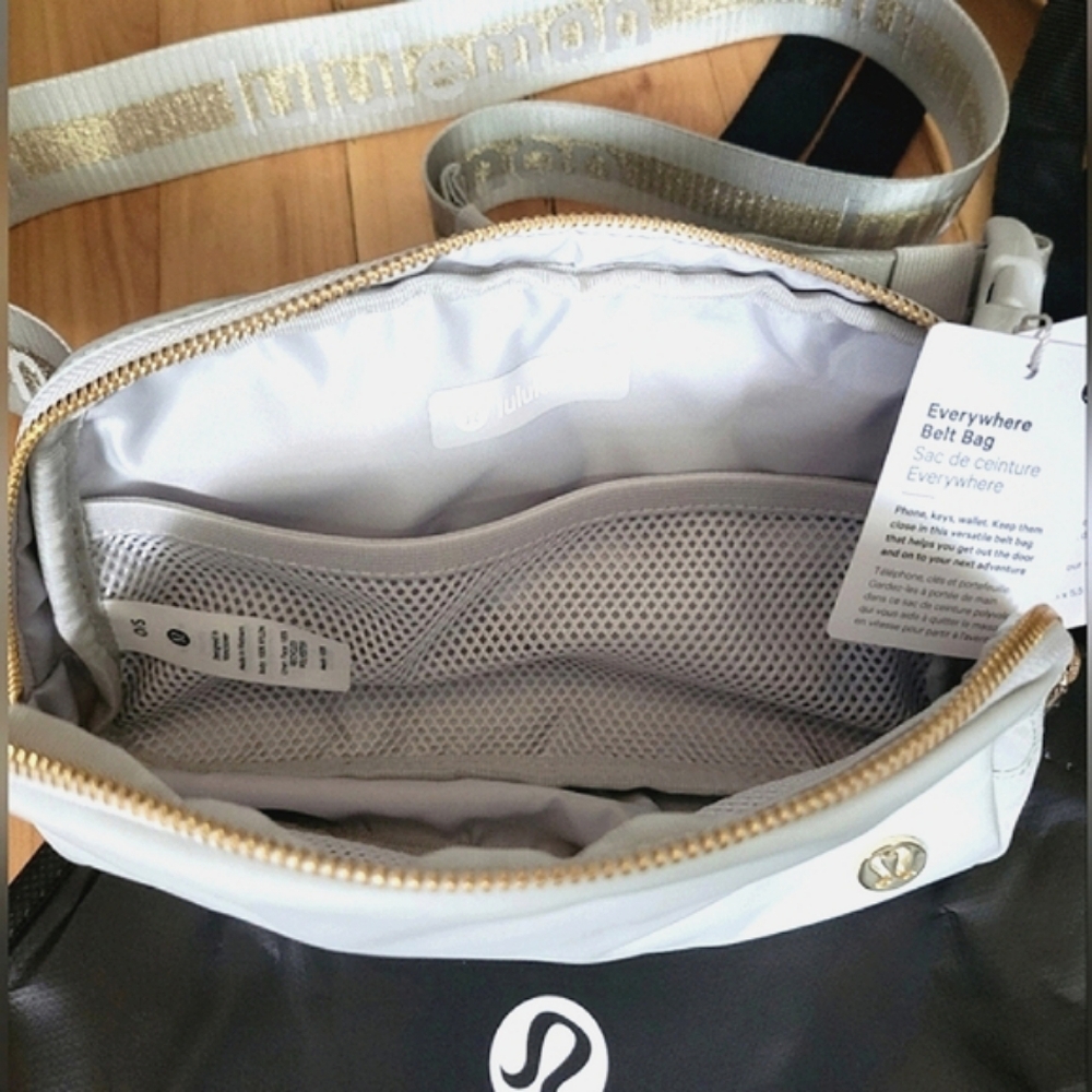 New Lululemon Everywhere Belt Bag, Limited edition, Vapor/Gold/White - Picture 7 of 14